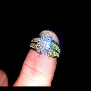 Ladies 2ct tw 18kt gld cocktail ring